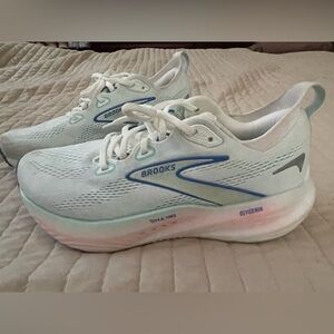 Brooks Women's White and Light Blue Athletic Shoes